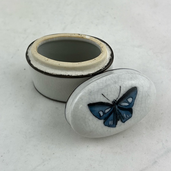 Decorative Butterfly Mini Porcelain Box - Picture 3 of 4